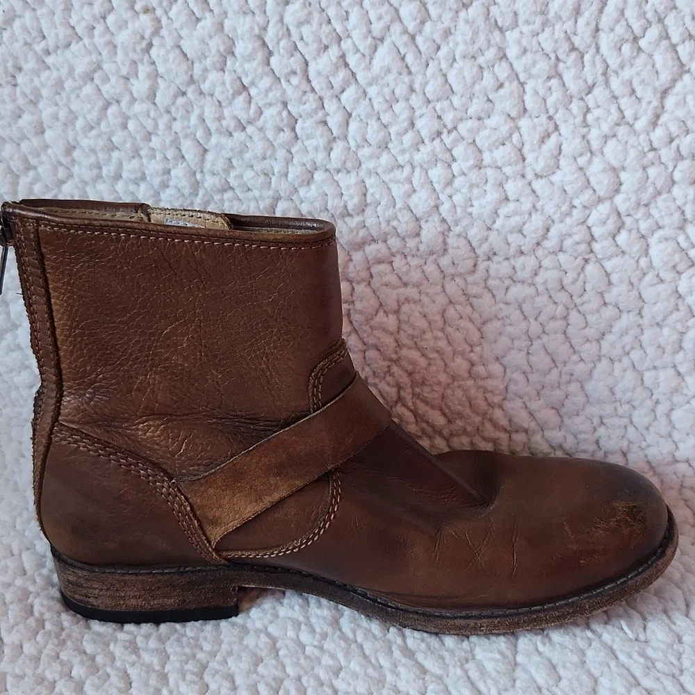 Frye Heavily Distressed Geuine Leather Buckle Detail Heeled Chunky Ankel Boots